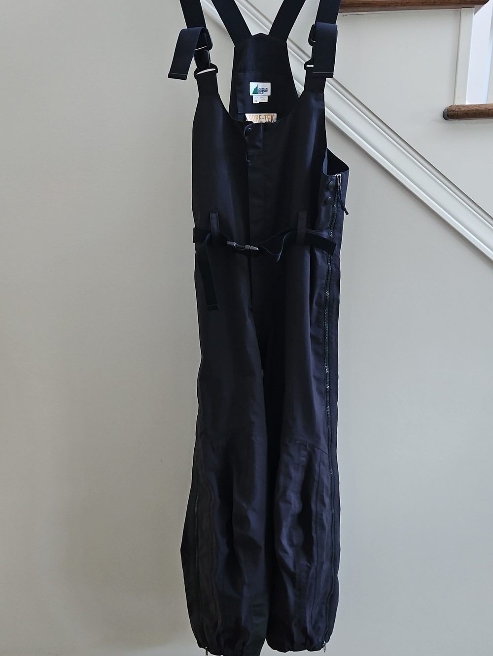 MEC Gore-Tex Snow Bib Overalls - Waterproof Insulated - Mens Medium